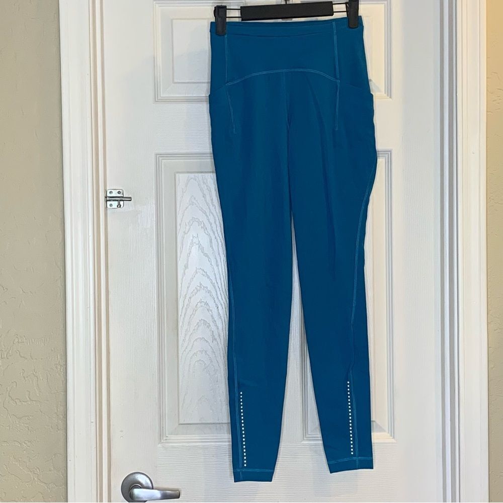 Lululemon Swift Speed High-Rise Tight 28" Size 4 Blue